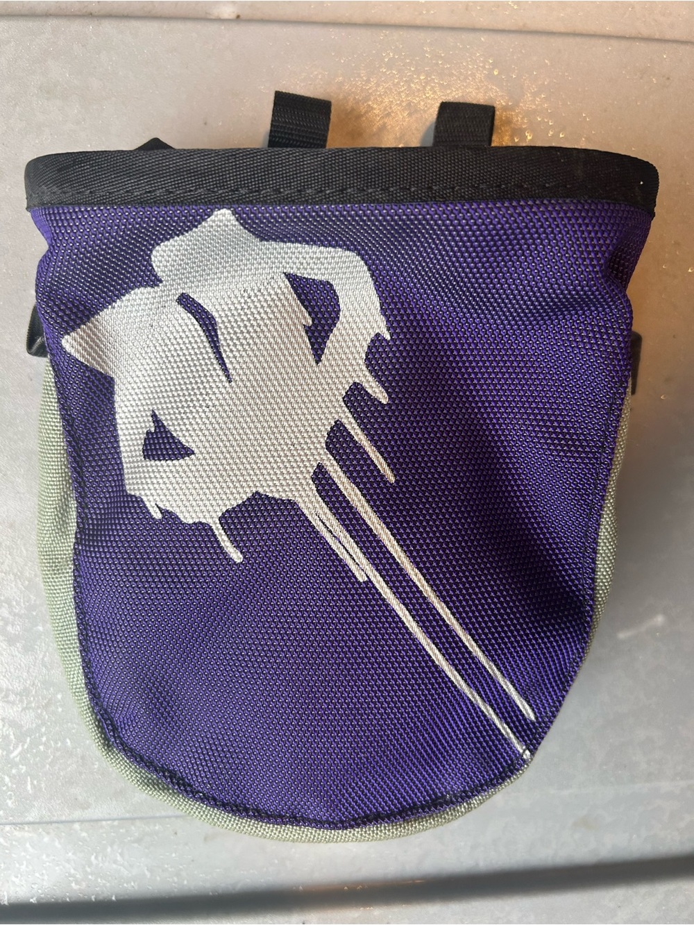 Purple and Gray Evolv Climbing chalk bag - with chalk